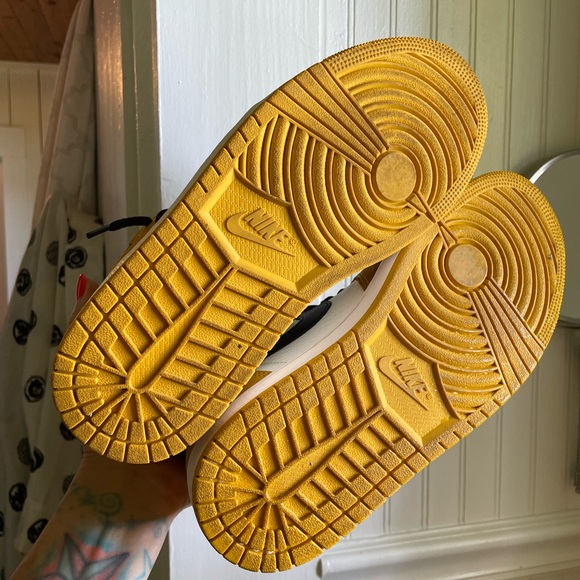 Nike JORDANS  High-Top Sneakers - Picture 10 of 13